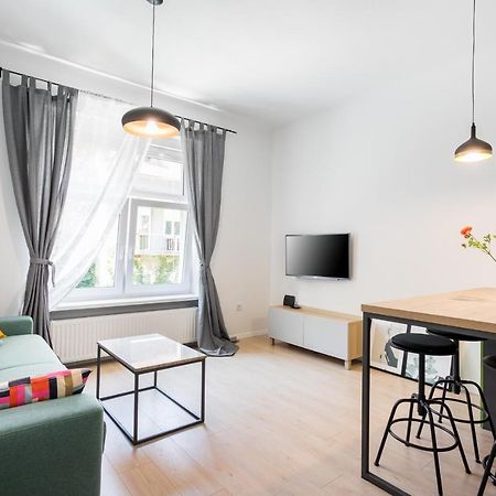 Go2Zagreb Chick Apartment Private Parking Available المظهر الخارجي الصورة